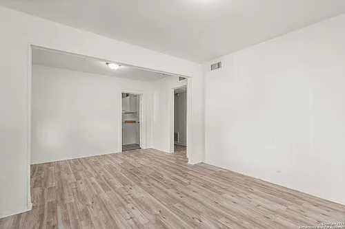 2031 Lamar St Photo 1