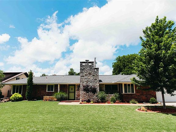 3rd image of 3227 Winter Dr