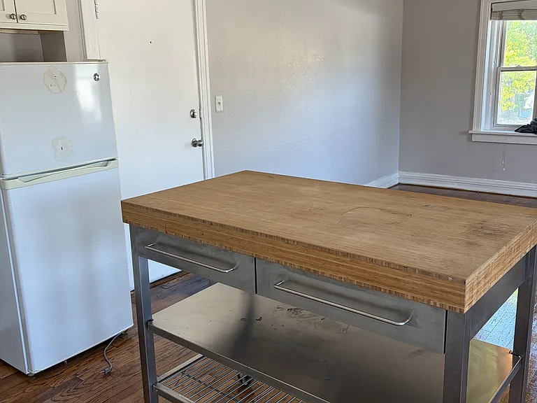 3713 Summit St #201 — Photo 5