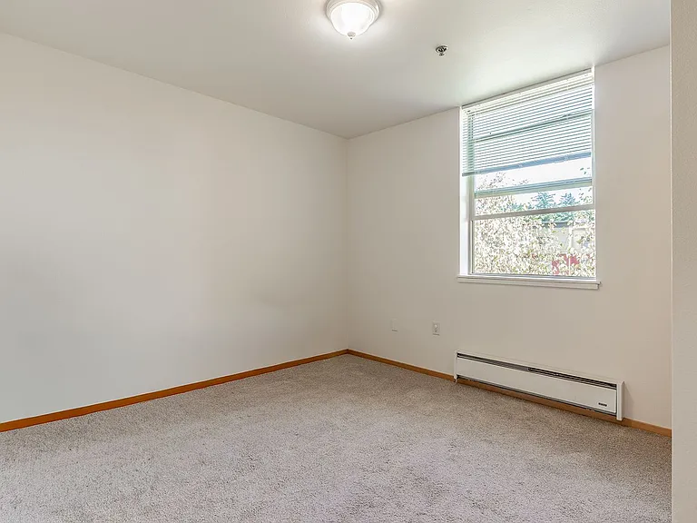 INCOME RESTRICTED Affordable Apartments in Hazelwood! — Photo 39