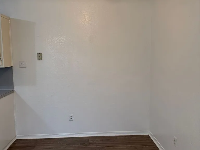 802 Hackberry St — Photo 6