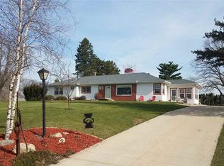 945 E Donald St, Waterloo, IA 50703