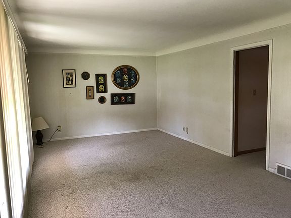 2nd image of 717 S Sherman Dr