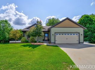 12569 Canterbury Ct, Grand Haven, MI 49417