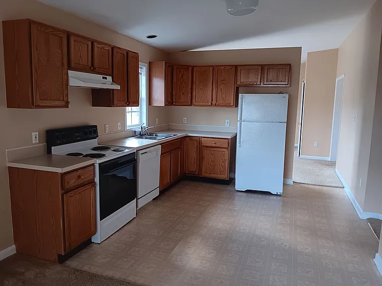 215 Teel St — Photo 6