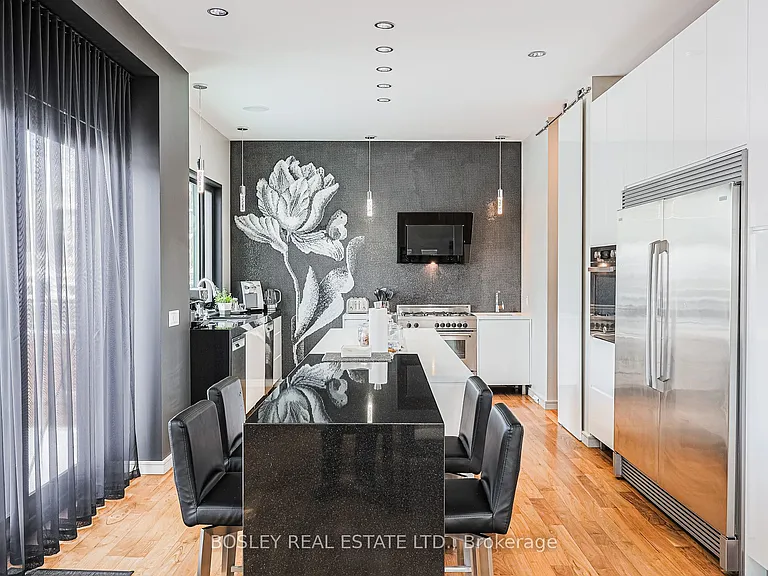 10 Graystone Gdns — Photo 6