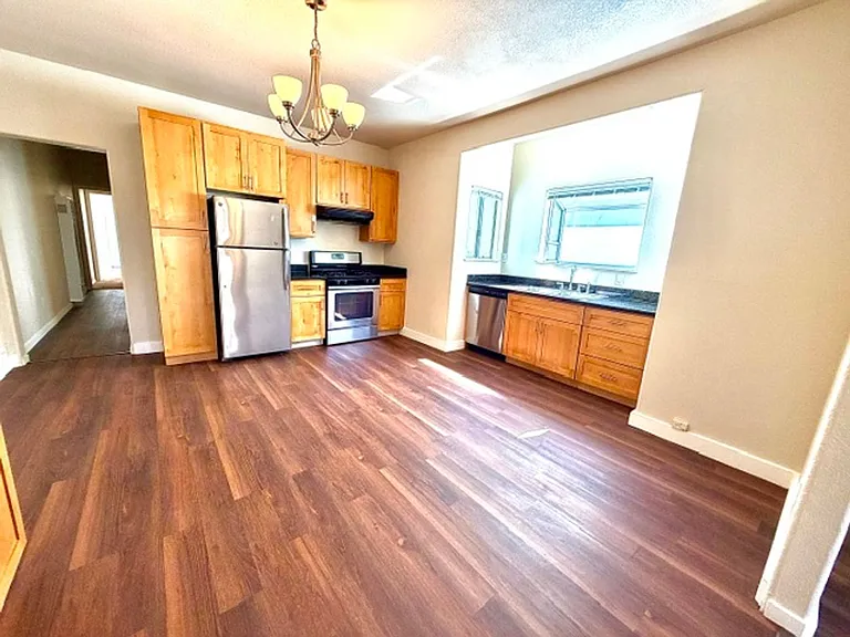 1619 Fairview St — Photo 15