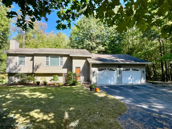 2612 N Jebavy Dr, Ludington, MI 49431