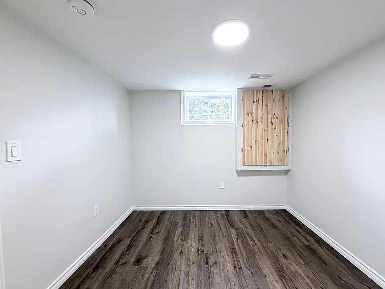315 E 22nd St #BASEMENT — Photo 5