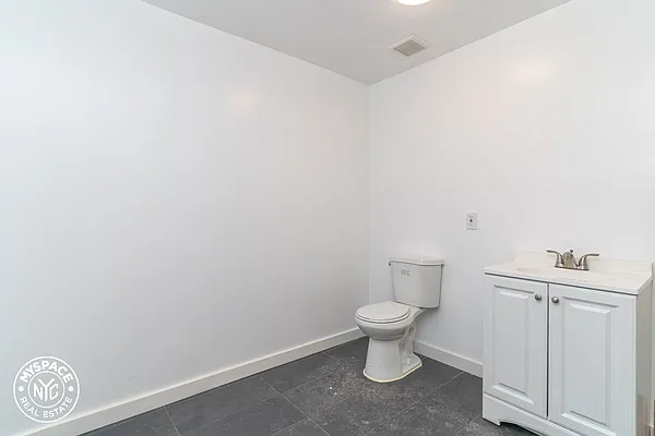 Rented by MySpaceNYC | media 6