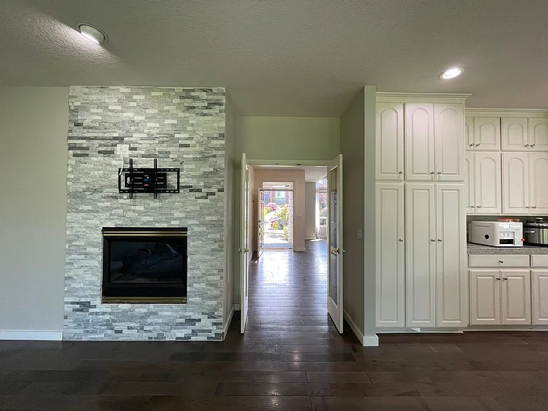 211 NW 110th Ave — Photo 21