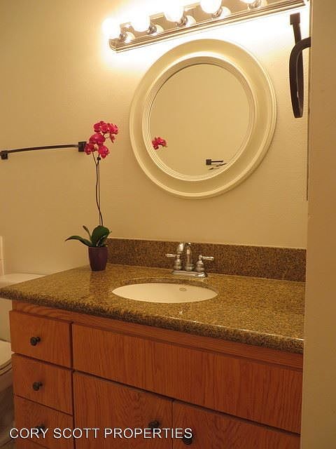 1st image of 700 Westmount Dr APT 106