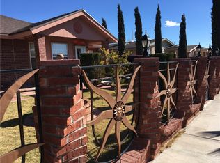 228 Crocker Dr, Horizon City, TX 79928