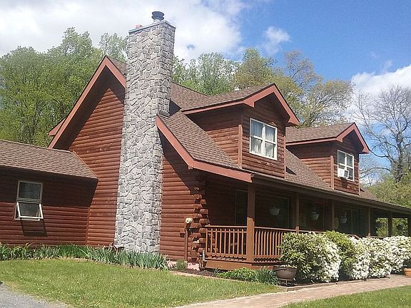 View of house from driveway