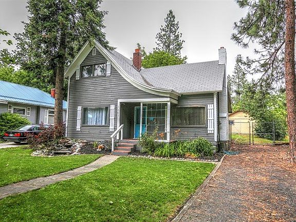 3rd image of 1307 E Nina Ave