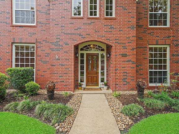 3rd image of 7335 Moss Wood Dr