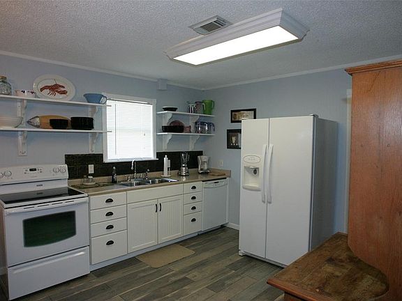 4th image of 4023 Vista Blvd