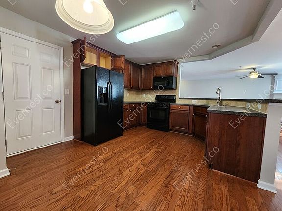 3rd image of 707 Acampora Dr