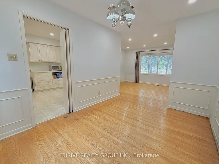 1449 Glenora Dr #UPPER — Photo 7