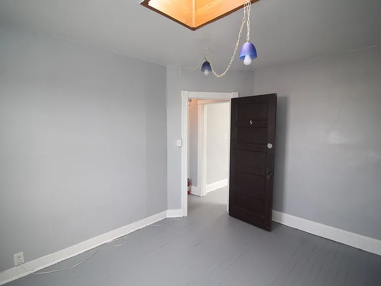 3010 Guilford Ave — Photo 38