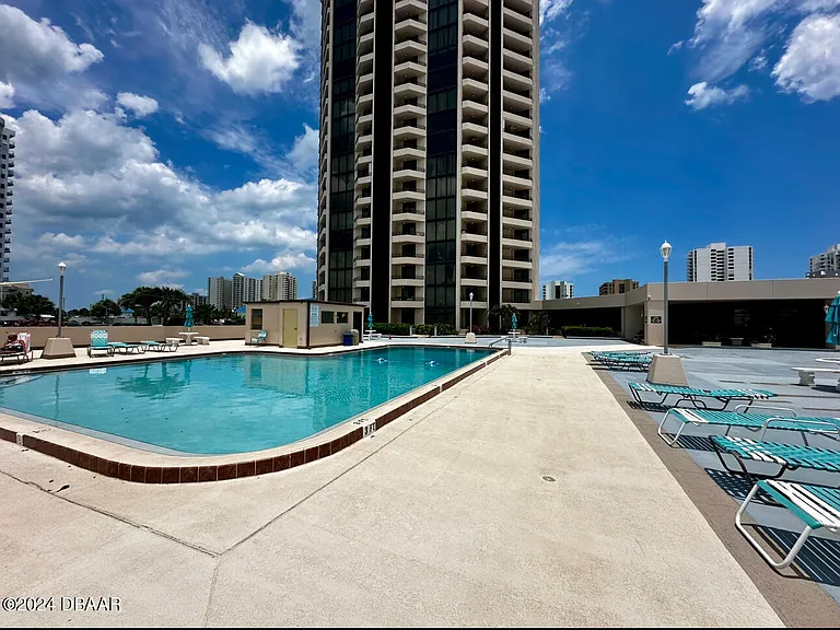 1 Oceans West Blvd #4B5 — Photo 6
