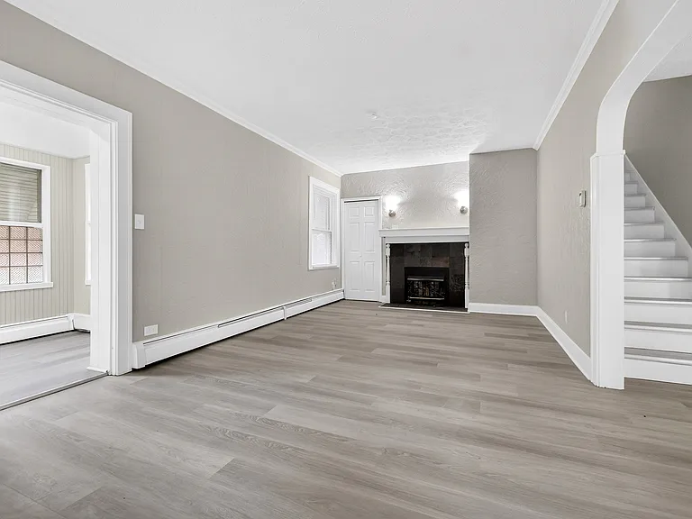 21007 Gardenview Dr — Photo 2