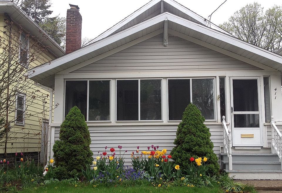 1st image of 411 N Clemens Ave