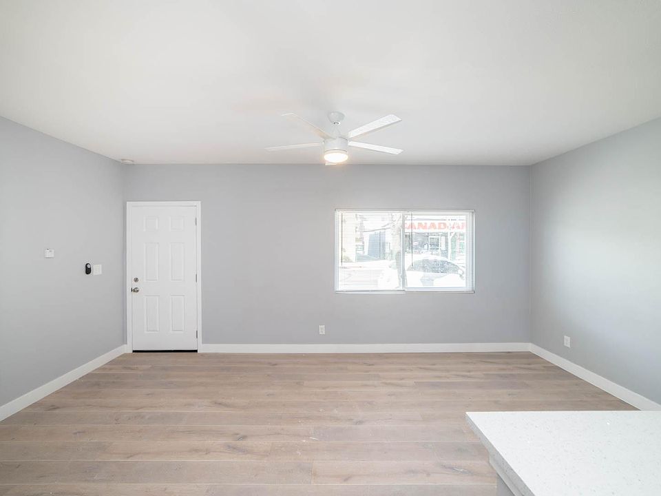 1st image of 1246 E 4th St