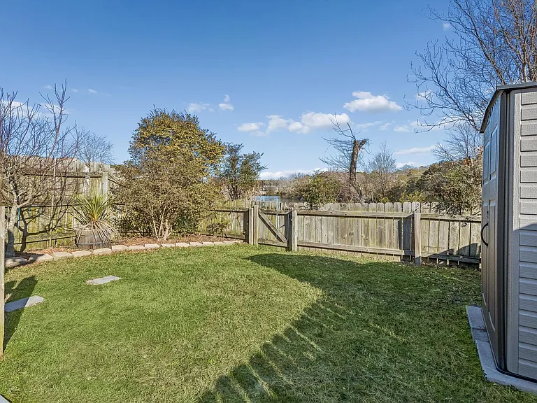 762 Quesnel Dr — Photo 32