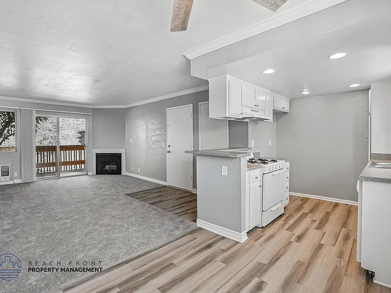 Rollingwood Apartments — Photo 66