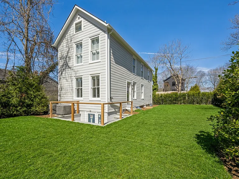 128 Jermain Ave — Photo 19