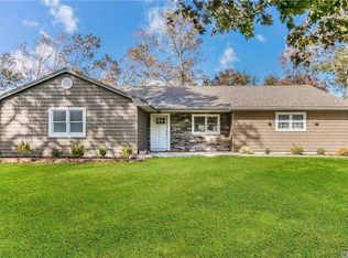 17 Alister Cir, East Northport, NY 11731