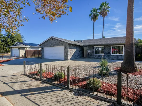 8690 Delta Dr, Gilroy, CA 95020