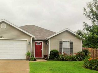 113 S Oak St, Lowell, AR 72745
