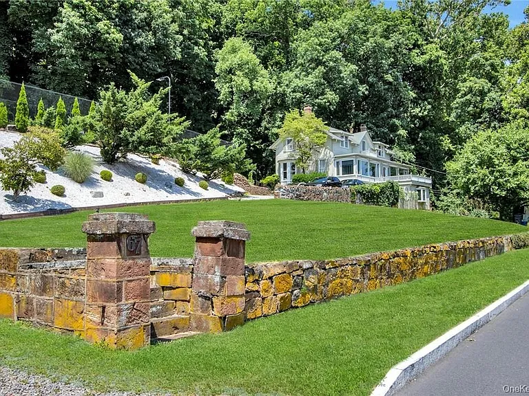 67 River Rd — Photo 1