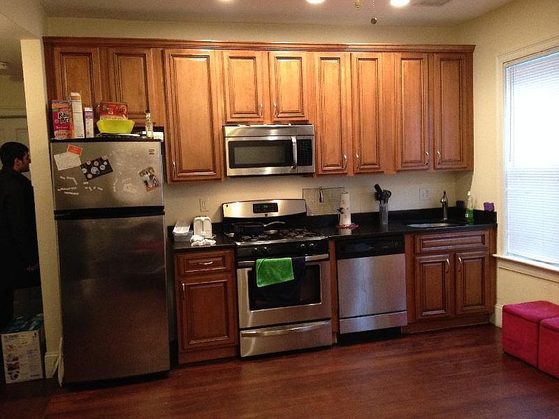 2nd image of 178 Hillside St #D2