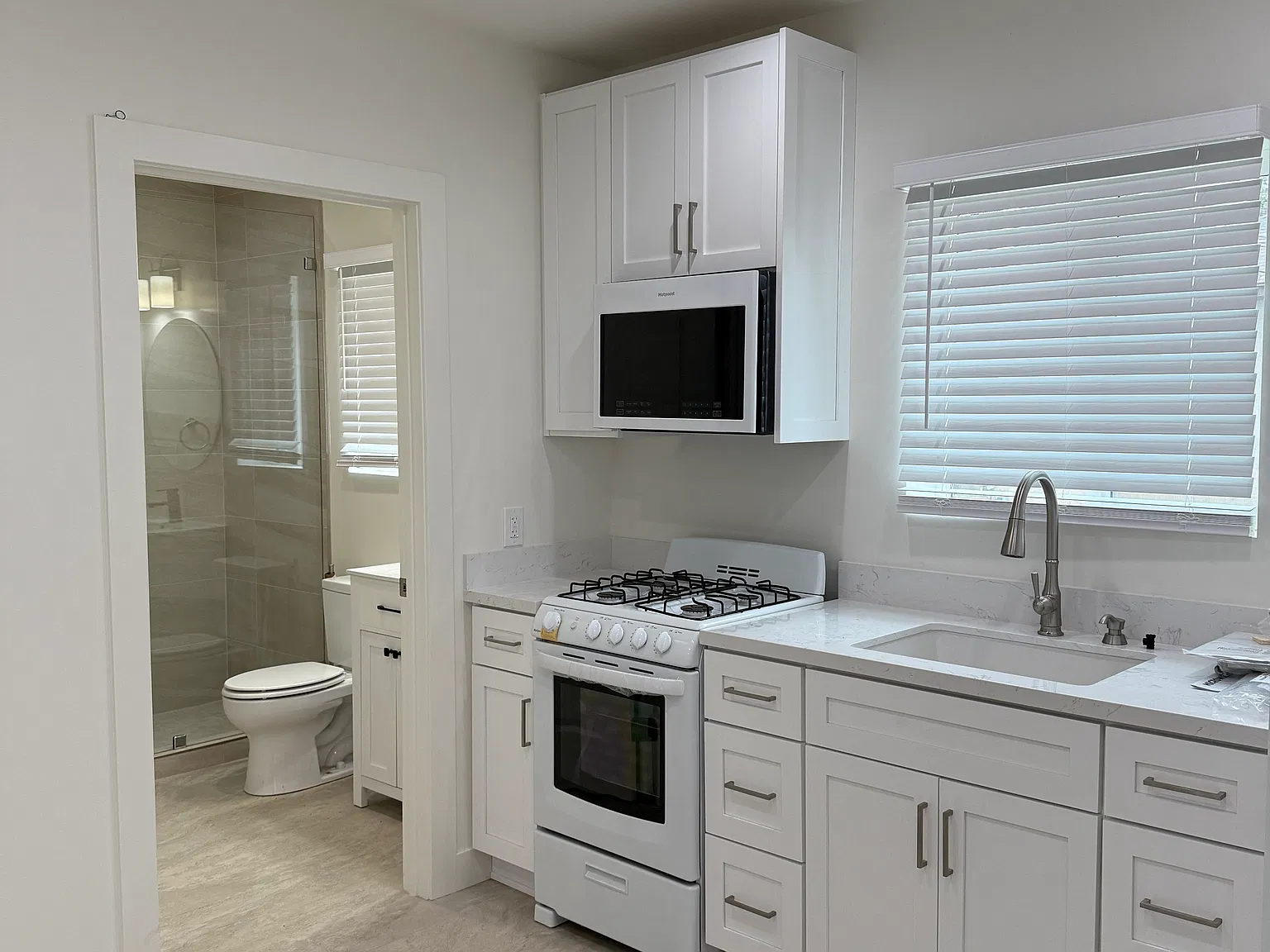 6531 Jamieson Ave — Photo 4