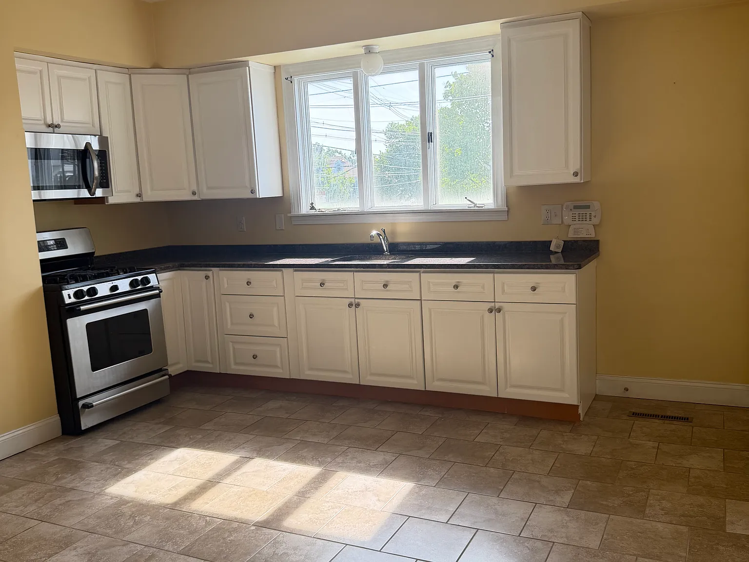 2 bed, $2,000 — Photo 1
