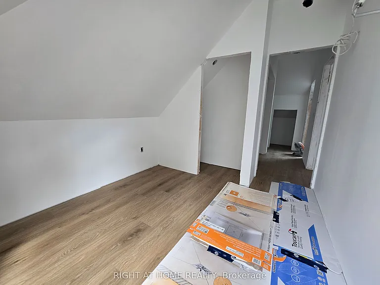 1103 Dufferin St #GARDEN — Photo 9
