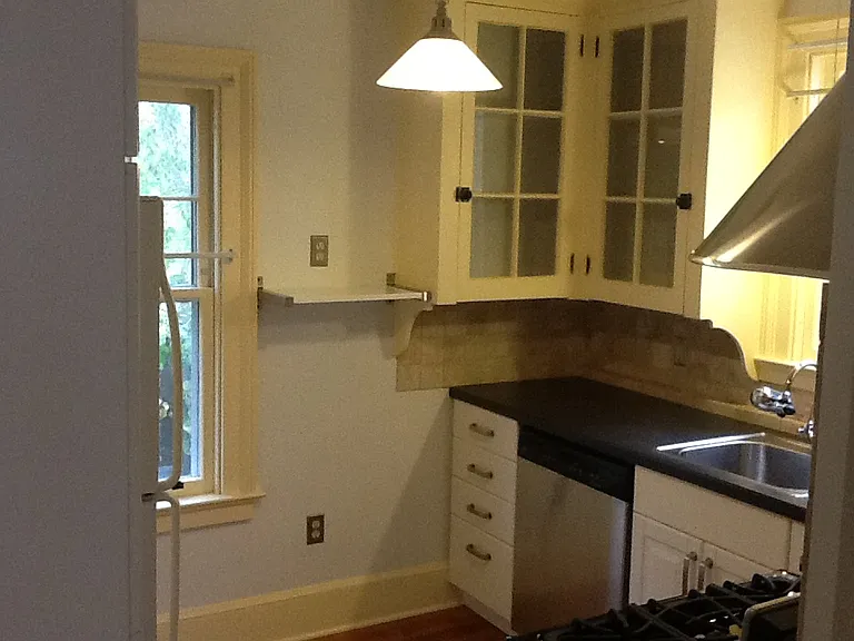 33 Mansion St — Photo 4