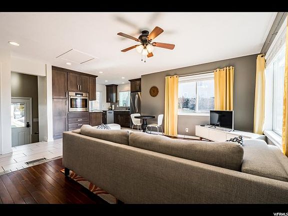 3rd image of 2355 E Lakeview Dr