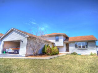 6911 Monmouth Dr, Joliet, IL 60431