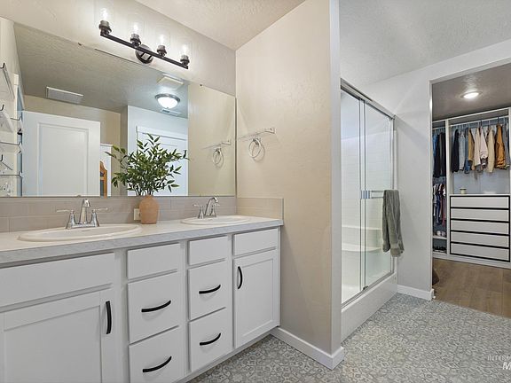 5th image of 707 N Heliopolis Way
