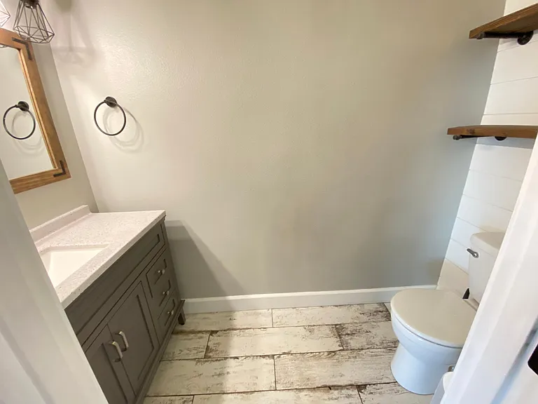 1055 Charlie Ave — Photo 12
