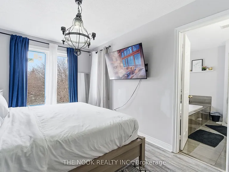 119 Brownstone Cres — Photo 16