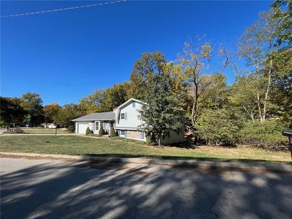 32 Timberline Dr, Warrensburg, MO 64093