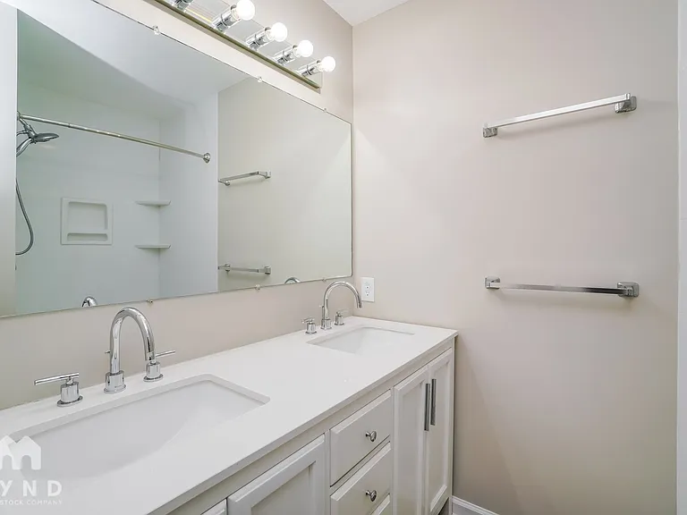 83 Woodrow Ave — Photo 14