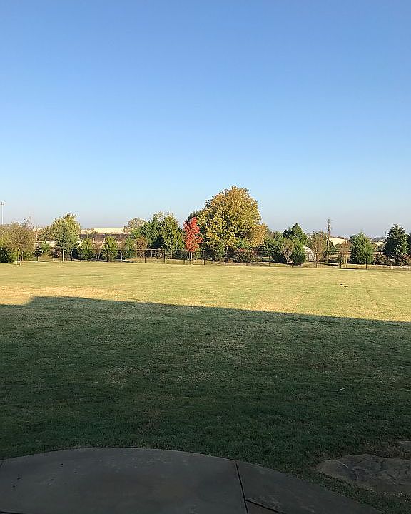 2nd image of 904 N Bluffview Dr