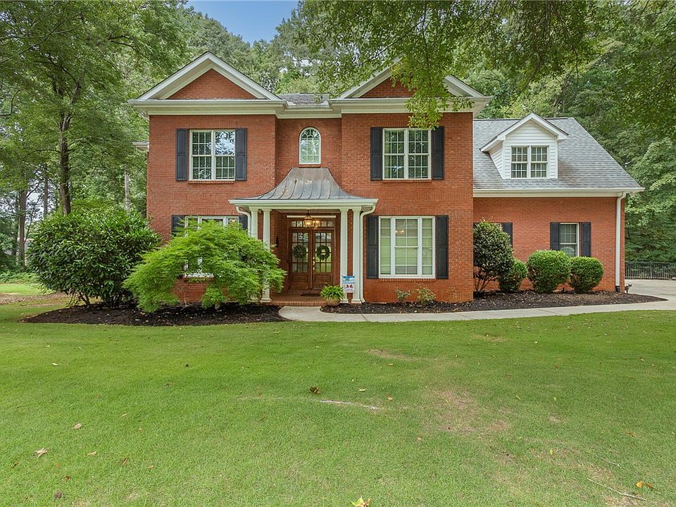 1st image of 306 Oakmont Dr
