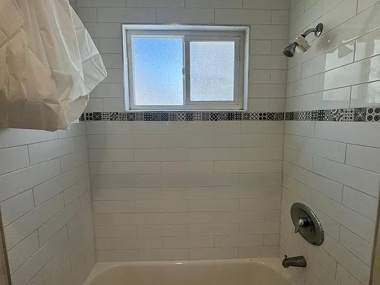 1541 N Detroit St #8 — Photo 7